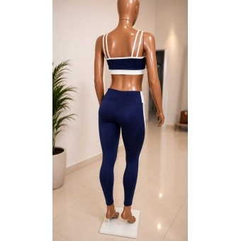 Conjunto top esportivo e legging de cintura alta